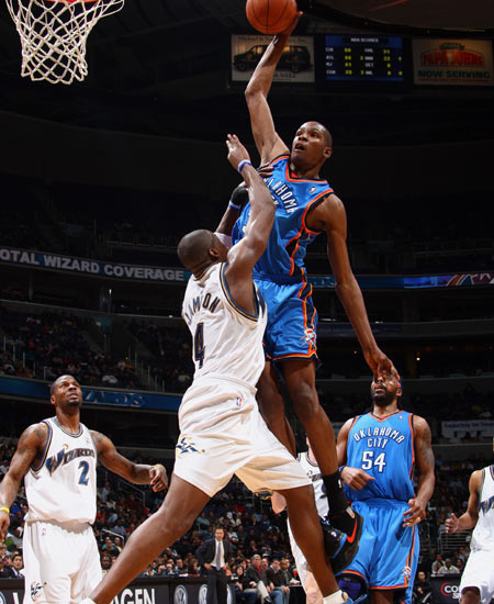 没能延续！麦克布莱德&克拉克森合计12中1仅拿4分