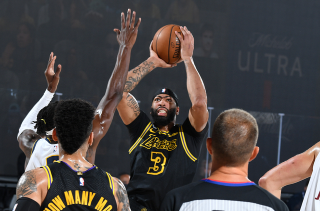 [篮球公园]NBA报告：东契奇带队三连胜 库里里程碑